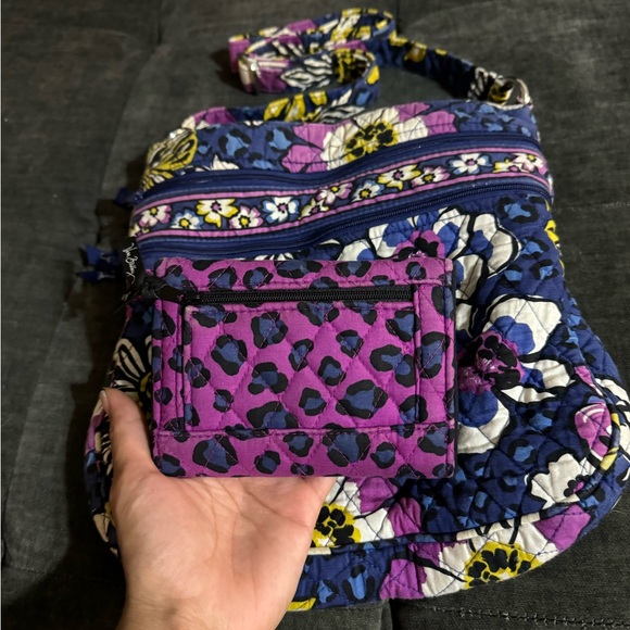 Vera Bradley crossbody with matching wallet - Picture 5 of 7